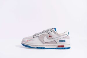 Nike SB Dunk Low & Supreme