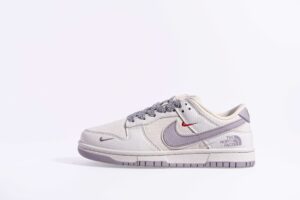 Nike SB Dunk Low x The North Face purple