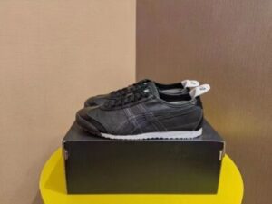 Onitsuka Tiger Mexico 66 Slip-On Black